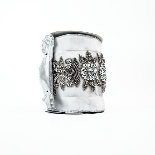 RIBBON JEWELS REGALIA 6X3YDS WHITE AND SILVER