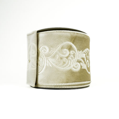RIBBON 4X10YDS ACANTHUS SCROLL IVORY