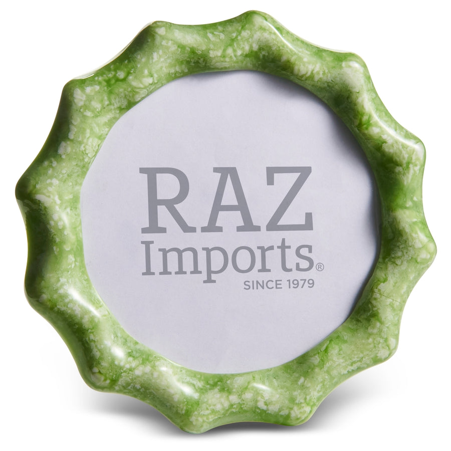 7.5" Green Scalloped Round Frame