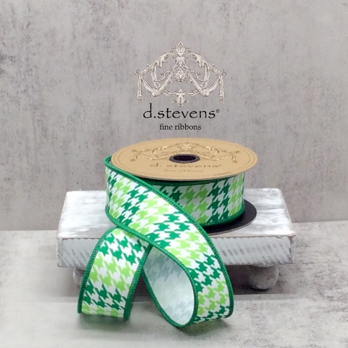 Houndstooth White Ribbon in Linen Shades of Green 1.5" x 10 Yds