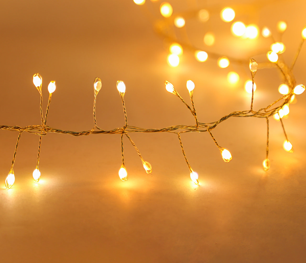9' 300L Warm White Superbright Twinkle Effect Gold Wire Cluster Garland