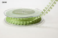 3/4 Inch Organza Daisy Edge Ribbon – QK46 – PARROT GREEN