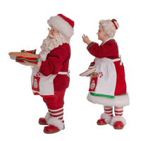 10.5“ Fabriché™ Mr. and Mrs. Claus Dessert Set