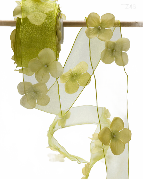 1.5 Inch Flower With Pearl Ribbon Garland