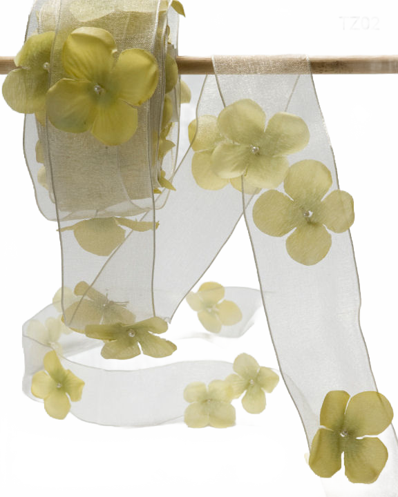1.5 Inch Flower With Pearl Ribbon Garland